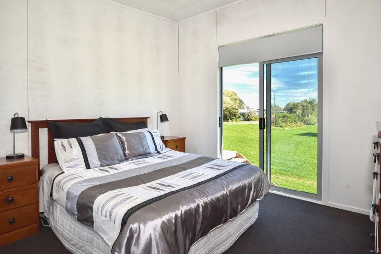 Photo of property in 3 Mahia Heights Drive, Mahia, 4198