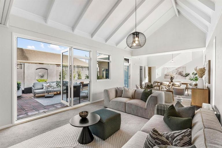 Photo of property in 1/19 Saltburn Road, Milford, Auckland, 0620
