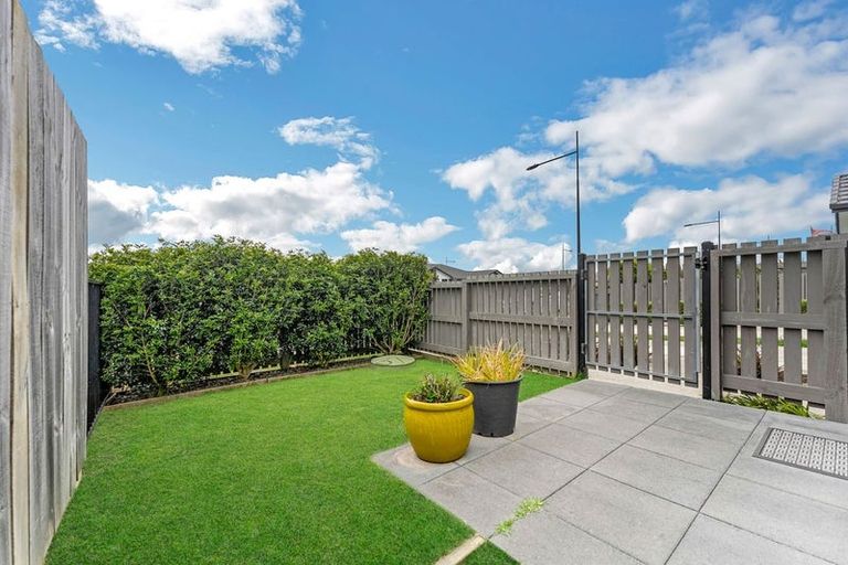 Photo of property in 101 Kuaka Drive, Takanini, 2112