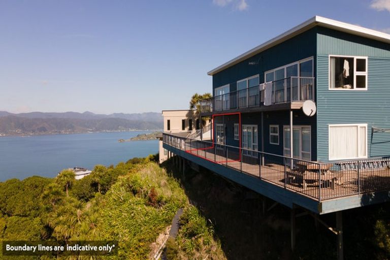 Photo of property in 41a Tamworth Crescent, Newlands, Wellington, 6037