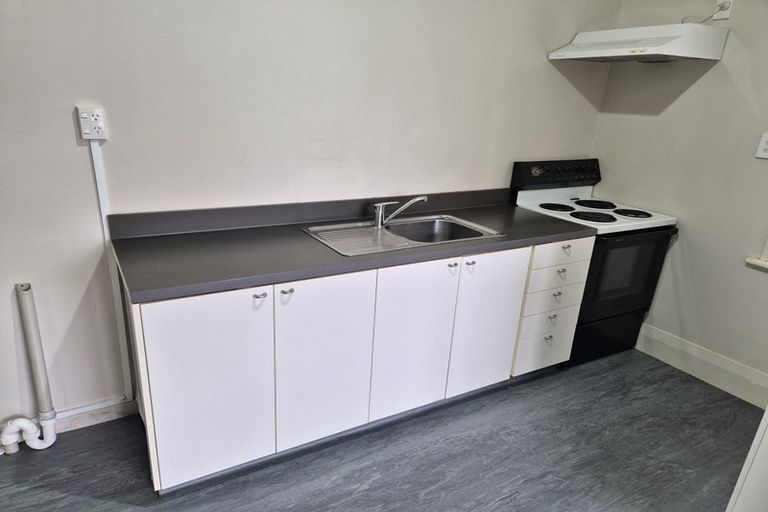 Photo of property in 11 Amesbury Street, Palmerston North, 4410