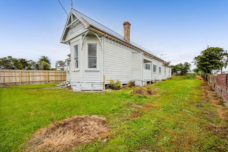 Photo of property in 15 Cornwall Street, Eltham, 4322