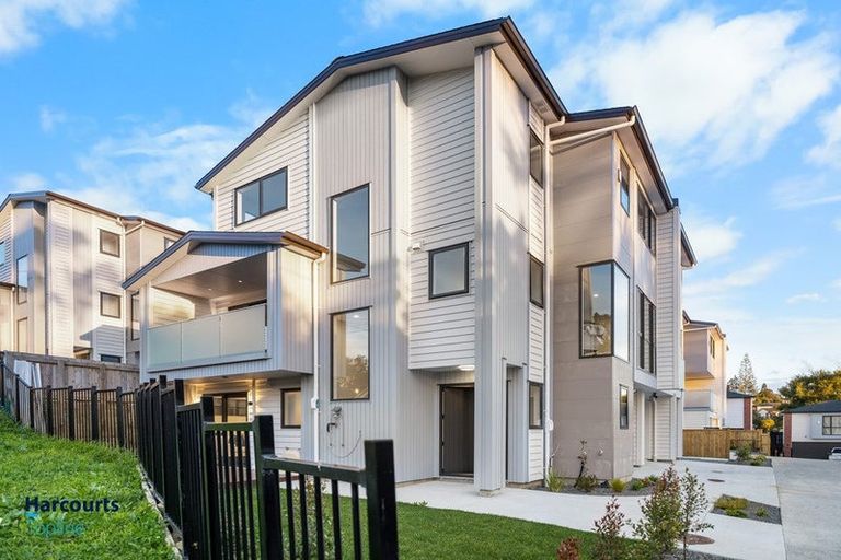 Photo of property in 30 Routley Drive, Glen Eden, Auckland, 0602