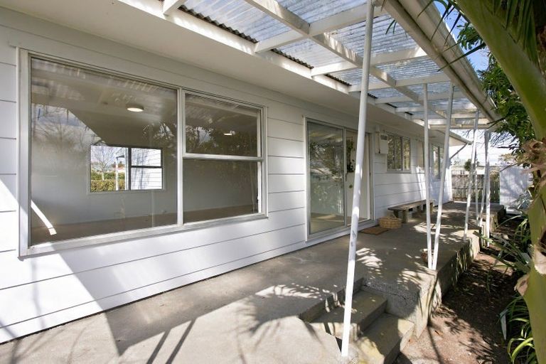 Photo of property in 19 Carey Street, Waitara, 4320