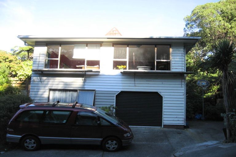 Photo of property in 41 Homewood Crescent, Karori, Wellington, 6012