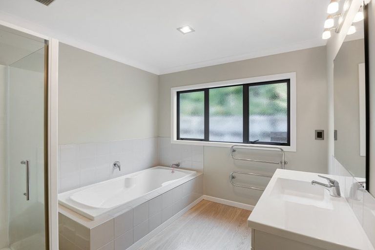 Photo of property in 30 Sandwich Road, St Andrews, Hamilton, 3200