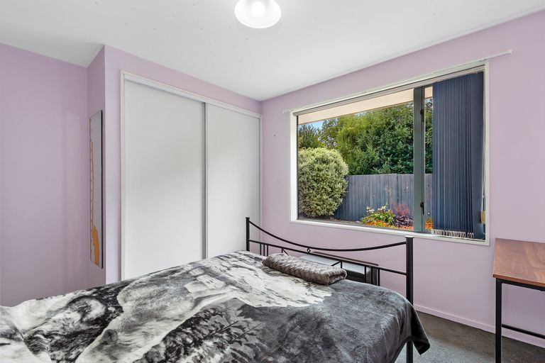 Photo of property in 12 Showgate Avenue, Sockburn, Christchurch, 8042
