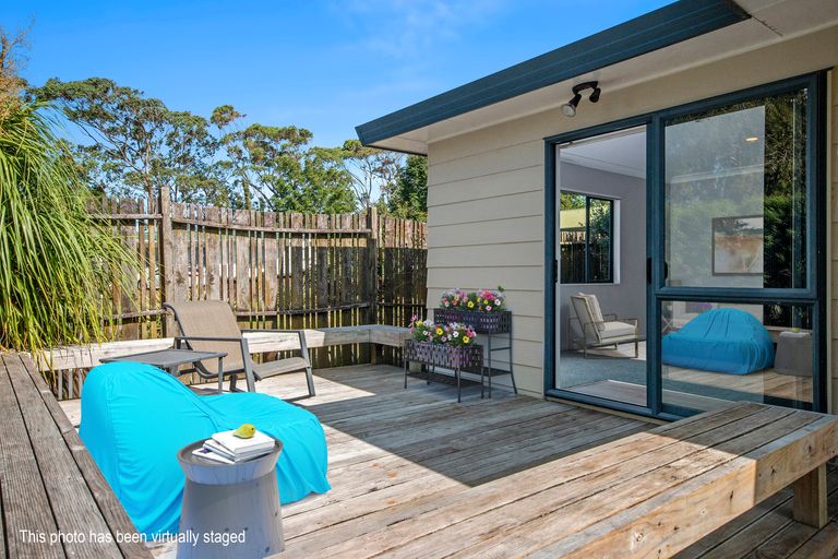 Photo of property in 73a Sandspit Road, Waiuku, 2123