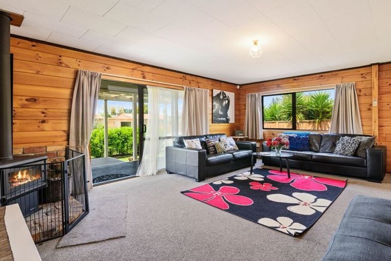 Photo of property in 1 Darroch Street, Fairy Springs, Rotorua, 3015