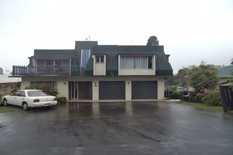 Photo of property in 1/2 Ruakiwi Road, Hamilton Lake, Hamilton, 3204