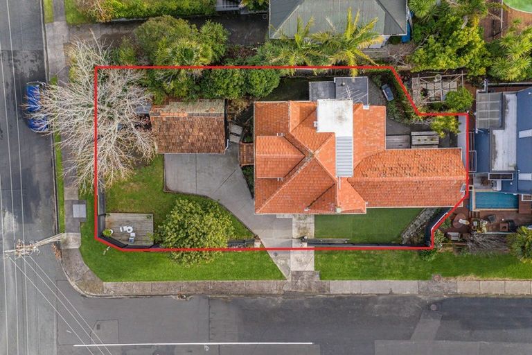 Photo of property in 1/38a Norwood Road, Bayswater, Auckland, 0622