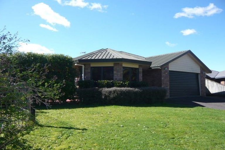 Photo of property in 7 Johnsfield Place, Rototuna, Hamilton, 3210