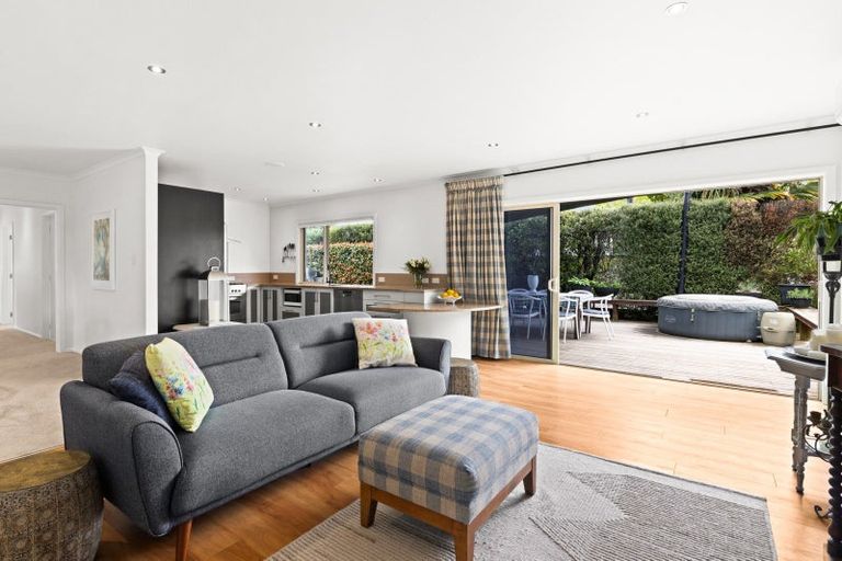 Photo of property in 17 Brookvale Road, Havelock North, 4130