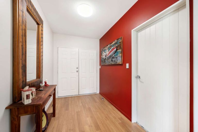 Photo of property in 9 Cunneen Place, Aidanfield, Christchurch, 8025