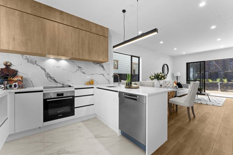 Photo of property in 11 Greenbrier Street, Westgate, 0814