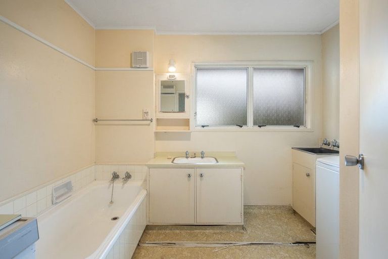 Photo of property in 2/10 Box Hill, Khandallah, Wellington, 6035