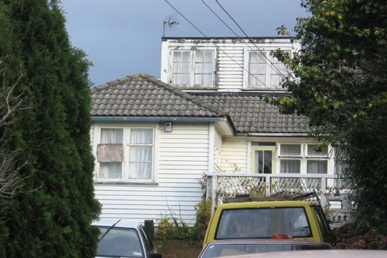 Photo of property in 73 Broderick Road, Johnsonville, Wellington, 6037