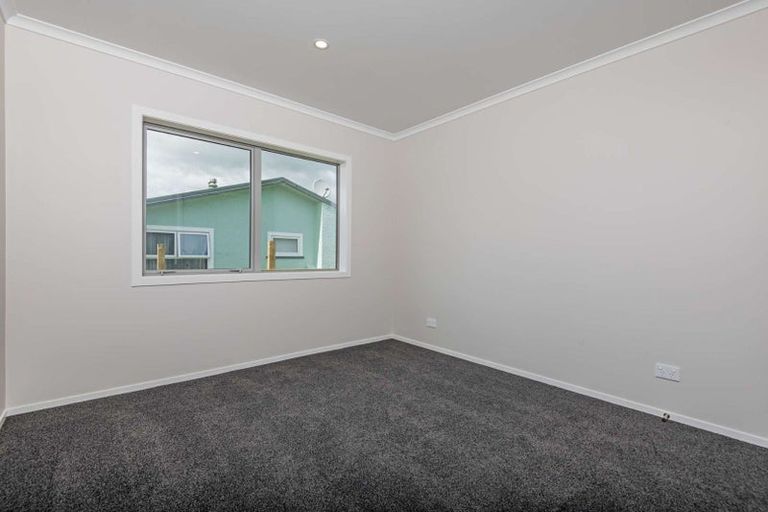 Photo of property in 13 Ingham Street, Halcombe, 4779