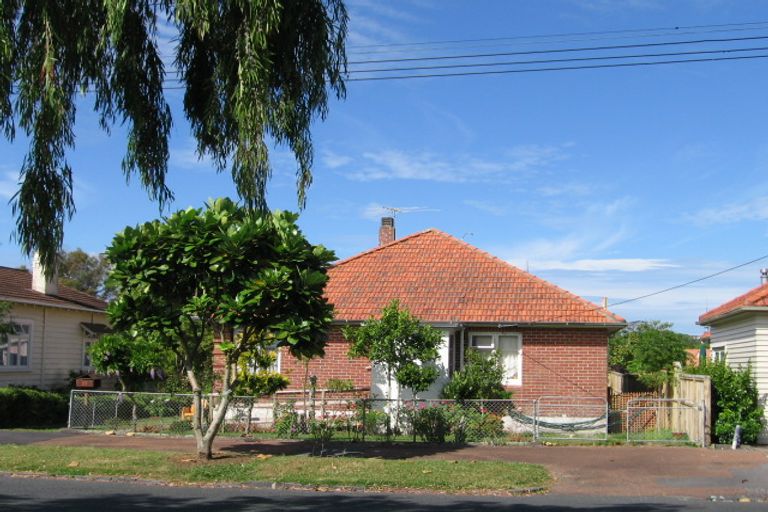 Photo of property in 51 Moa Road, Point Chevalier, Auckland, 1022