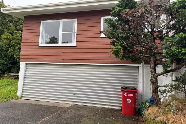 Photo of property in 14 Raymond Terrace, Northcote, Auckland, 0627