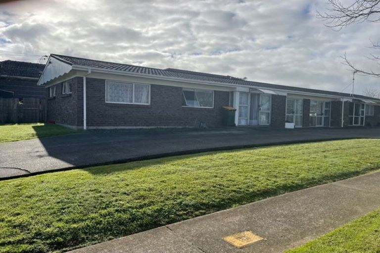Photo of property in 1/77 Tiraumea Drive, Pakuranga, Auckland, 2010