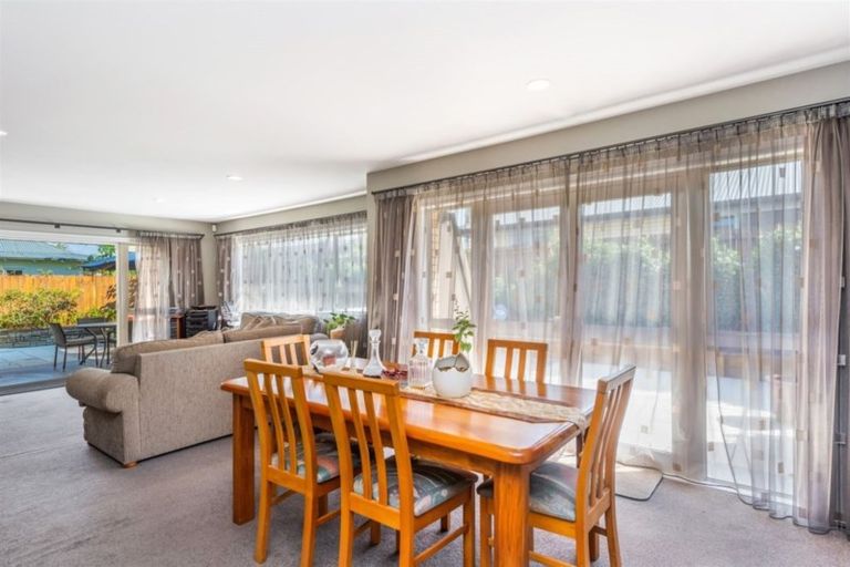 Photo of property in 18 Wiltshire Drive, Huntington, Hamilton, 3210