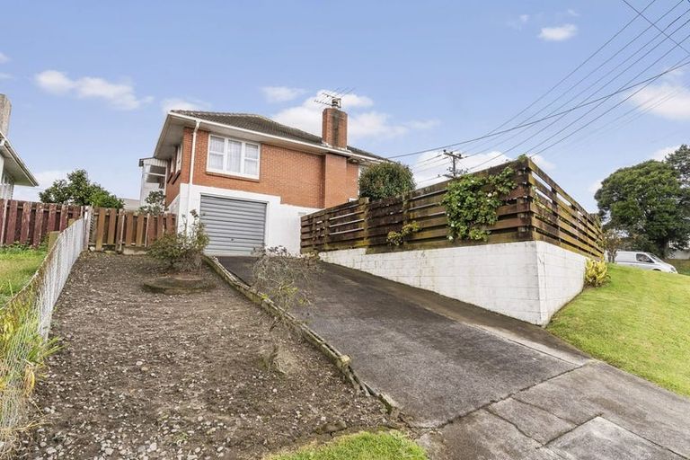 Photo of property in 201 Chivalry Road, Glenfield, Auckland, 0629