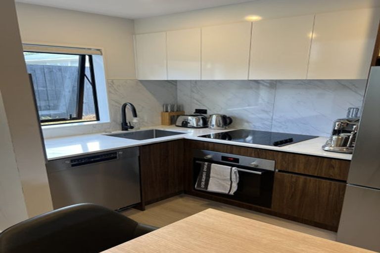 Photo of property in 5/72 Tiraumea Drive, Pakuranga, Auckland, 2010