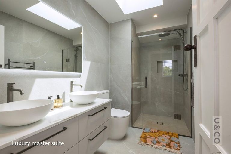 Photo of property in 2 Queen Street, Riverhead, 0820