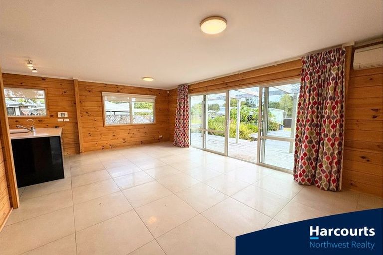 Photo of property in 26 Riverlea Road, Whenuapai, Auckland, 0618