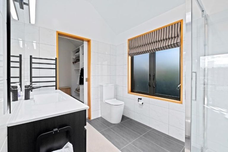 Photo of property in 38 Beacon Point Road, Wanaka, 9305