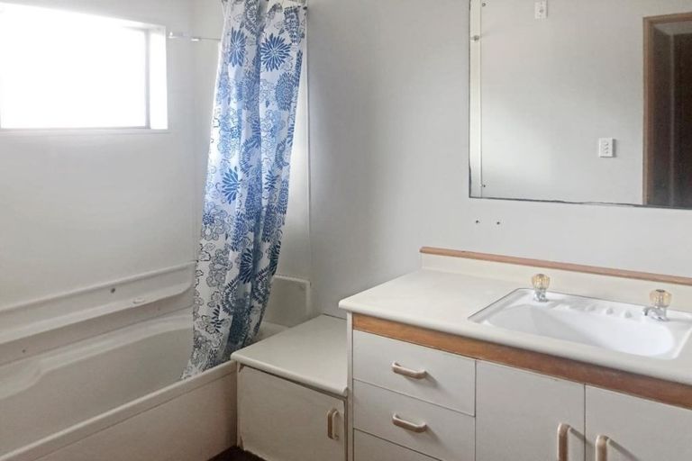 Photo of property in 65b Centreway Road, Orewa, 0931