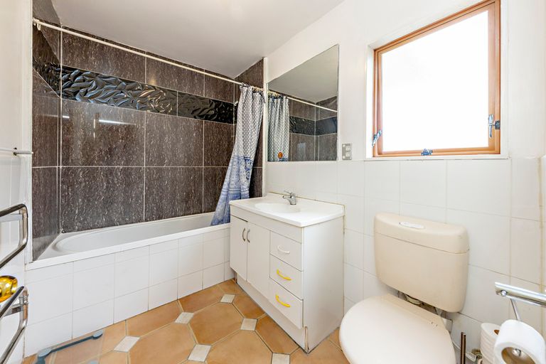 Photo of property in 1/4 Daniel Avenue, Mangere East, Auckland, 2024