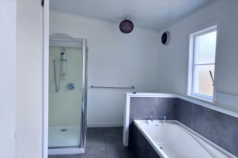 Photo of property in 5 Moa Crescent, Frankton, Hamilton, 3204