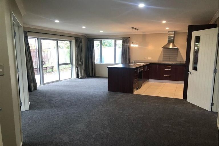 Photo of property in 692 Avonside Drive, Avonside, Christchurch, 8061