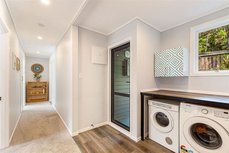 Photo of property in 11 Selwyn Avenue, Glen Eden, Auckland, 0602