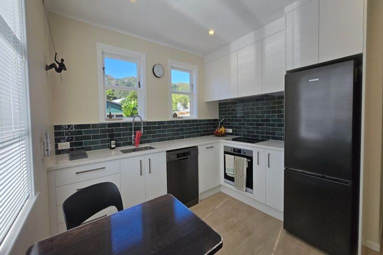 Photo of property in 4 Poole Street, Taita, Lower Hutt, 5011