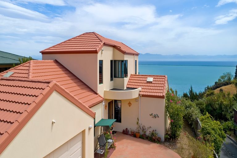 Photo of property in 10 Matuku Place, Atawhai, Nelson, 7010