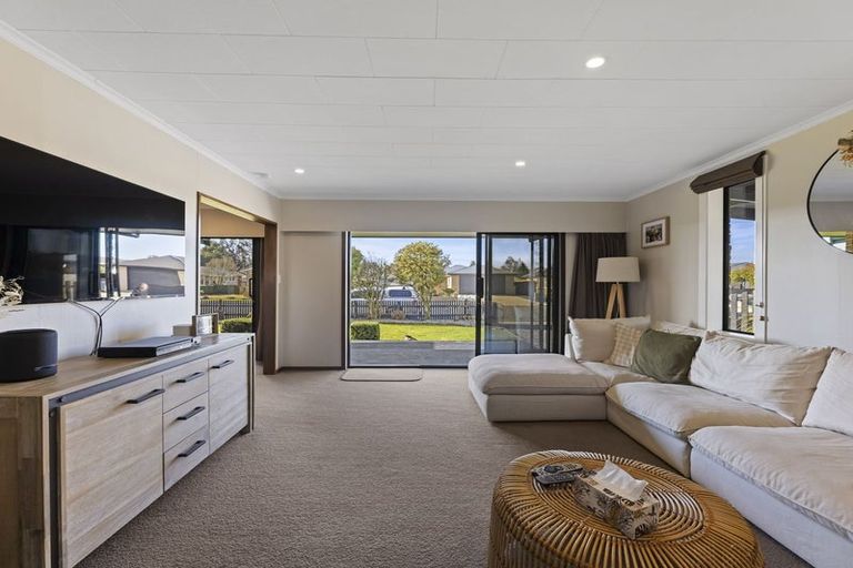 Photo of property in 15 Cross Street, Milton, 9220