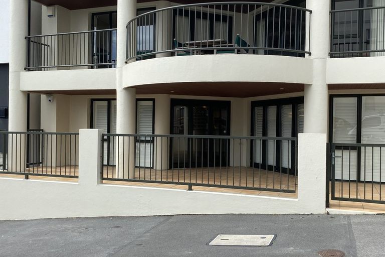 Photo of property in 13/22 Oriental Terrace, Oriental Bay, Wellington, 6011