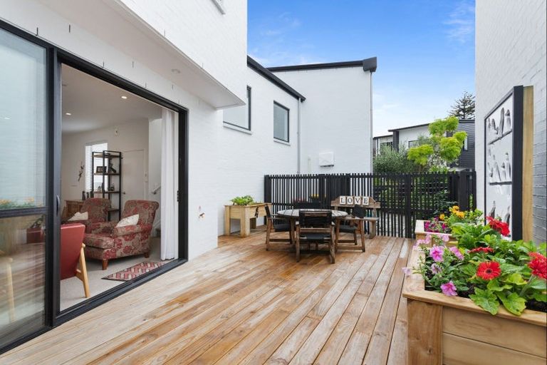 Photo of property in 22 Frank Gill Road, Hobsonville, Auckland, 0616