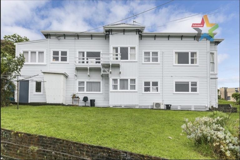 Photo of property in 58 Fairlie Terrace, Kelburn, Wellington, 6021
