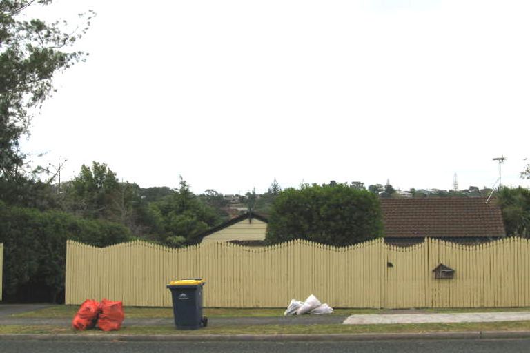 Photo of property in 36 John Downs Drive, Browns Bay, Auckland, 0630