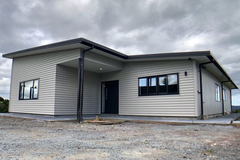 Photo of property in 14 Matarau Road, Matarau, Kamo, 0185