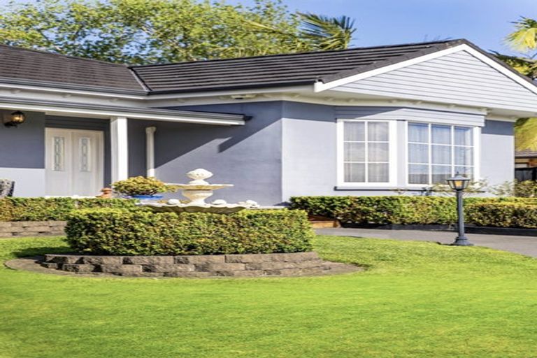 Photo of property in 17 Willowbank Close, East Tamaki Heights, Auckland, 2016