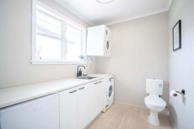 Photo of property in 579 Featherston Street, Roslyn, Palmerston North, 4414