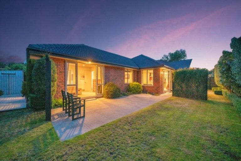 Photo of property in 4 Tatahi Street, Parklands, Christchurch, 8083