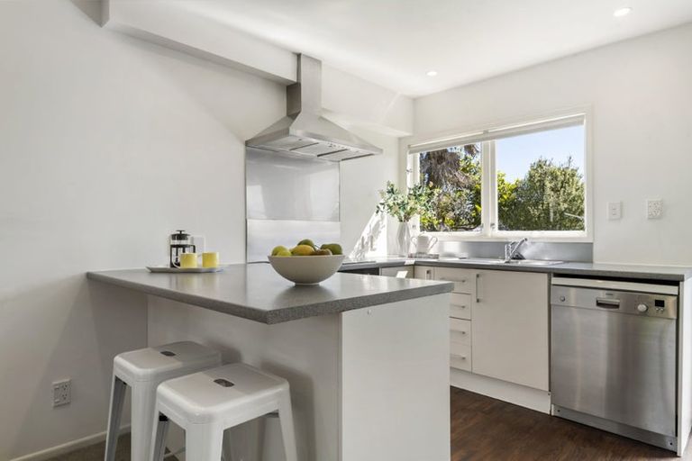 Photo of property in 3/67 Vauxhall Road, Devonport, Auckland, 0624