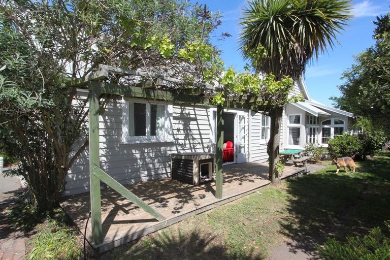 Photo of property in 27 Owles Terrace, New Brighton, Christchurch, 8061