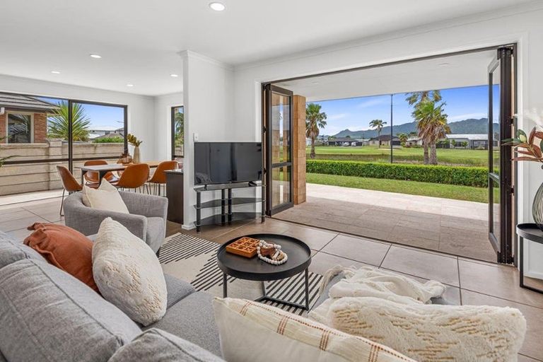 Photo of property in 38 Key West Drive, One Tree Point, 0118